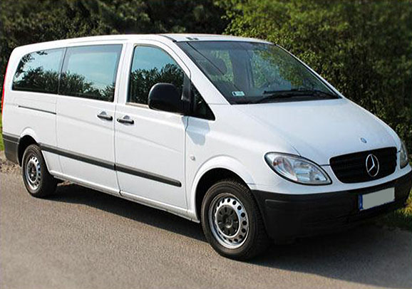 kisbusz kölcsönzés Mercedes Vito