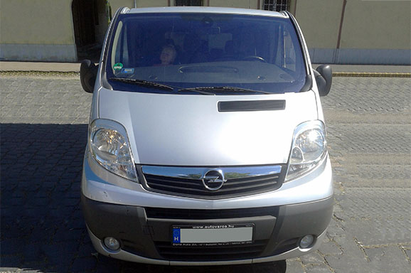 Opel Vivaro kölcsönzés